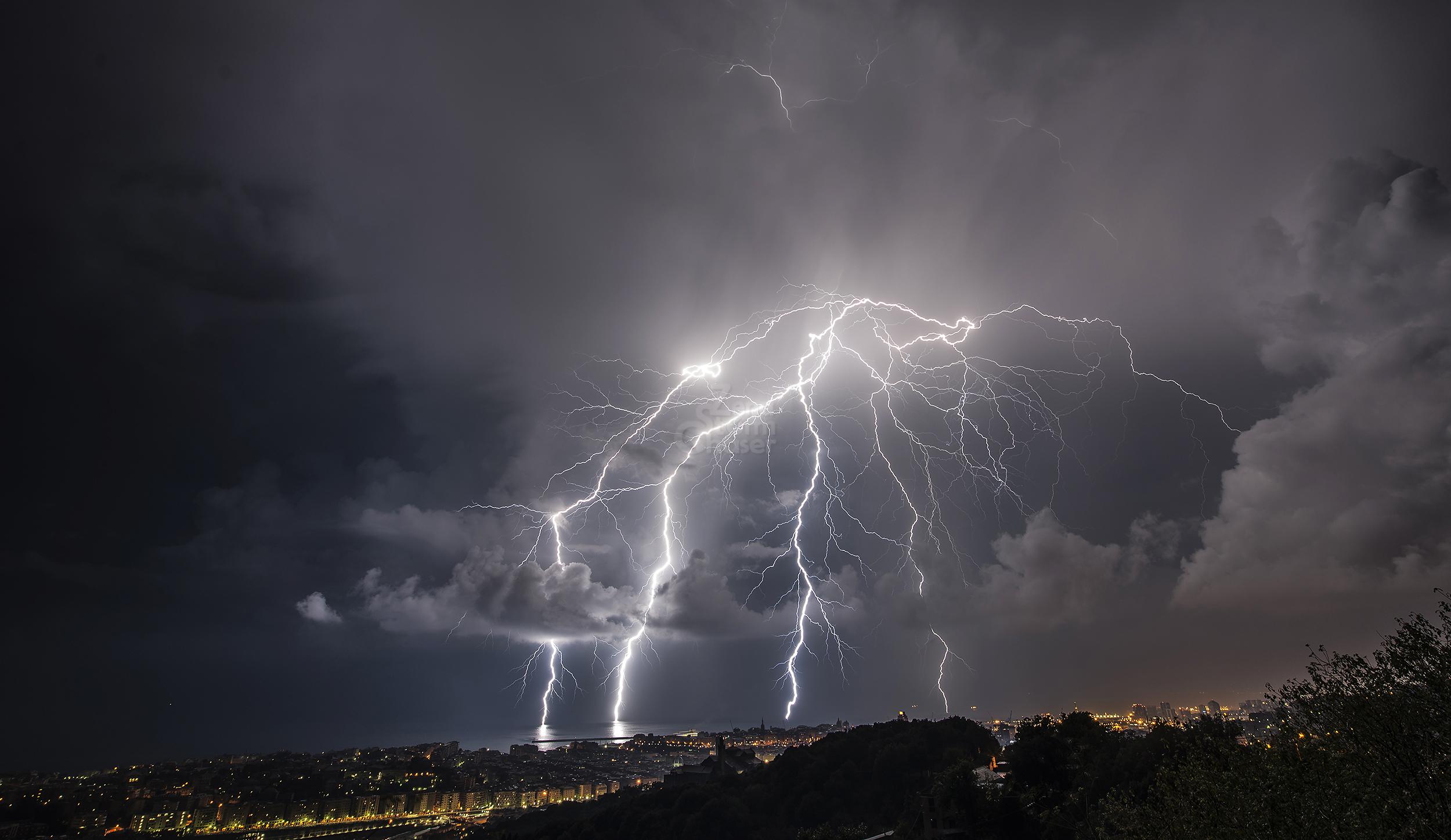 Genova 15 settembre 2014, tempesta di fulmini genova