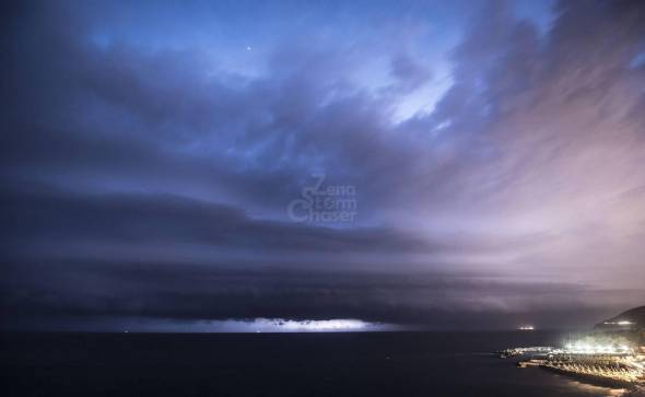 Shelf cloud scolpita, Toscana martedì 16 luglio